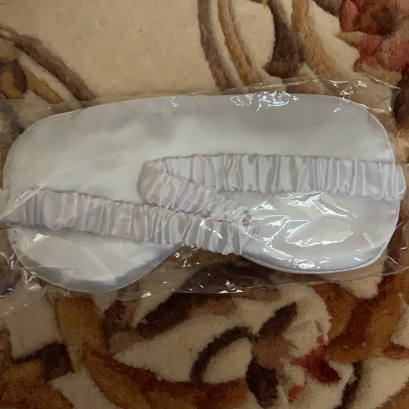 New Barbara Sturm Eye Mask - Picture 2 of 2